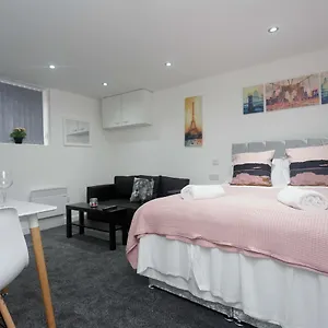  Apartment Hospital United Kingdom